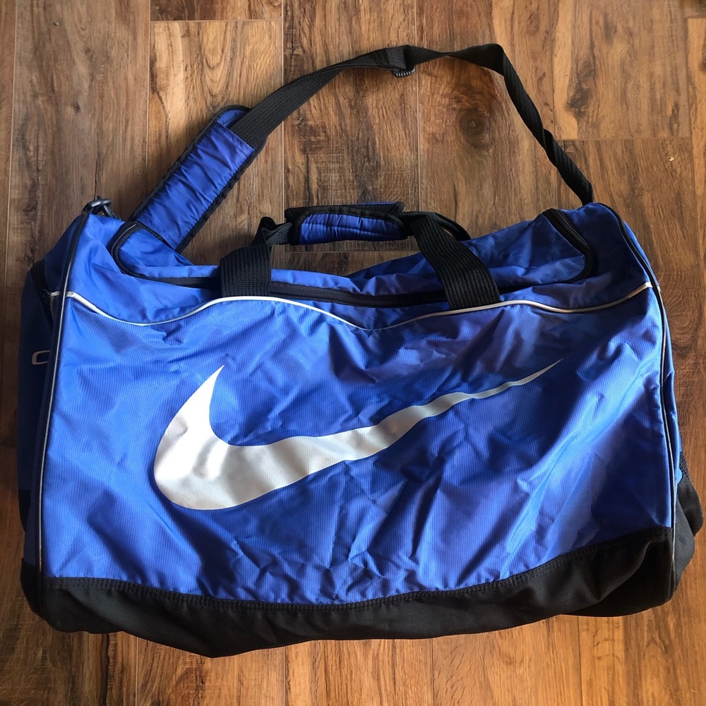 Large Nike duffel bag